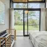 Architect-designed Summer House In Holloselund 펜션