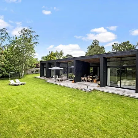 펜션 Architect-designed Summer House In Holloselund