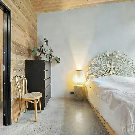 펜션 Architect-designed Summer House In Holloselund *