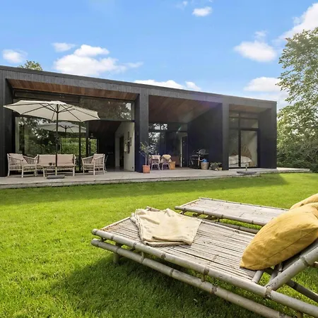 Architect-designed Summer House In Holloselund *
